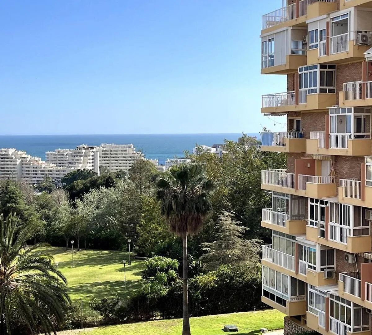 Apartmento Trocadero 贝纳尔马德纳 公寓